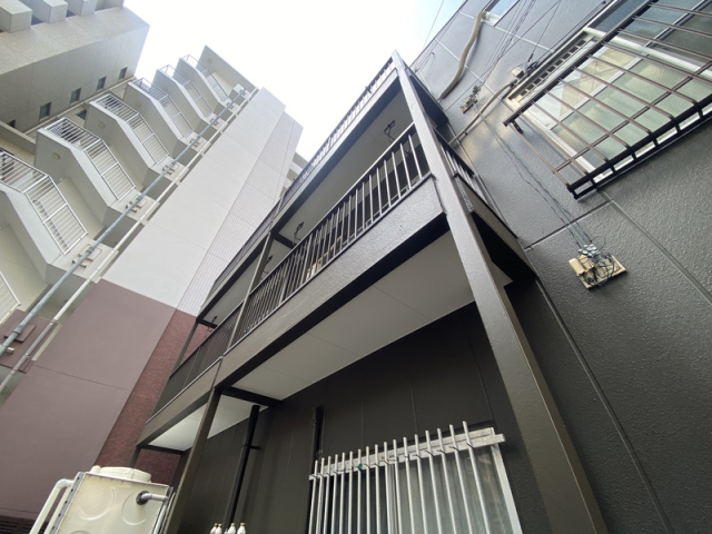 外壁 4